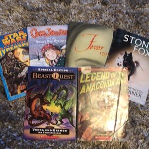 Lot 8 books kids excellent preowned mix